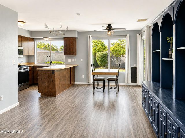 2031 E VISTA Drive, Phoenix, AZ 85022