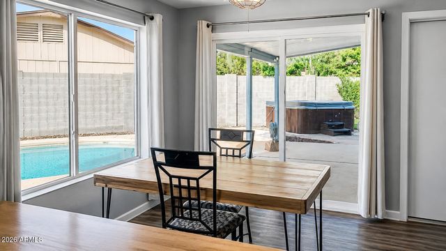 2031 E VISTA Drive, Phoenix, AZ 85022