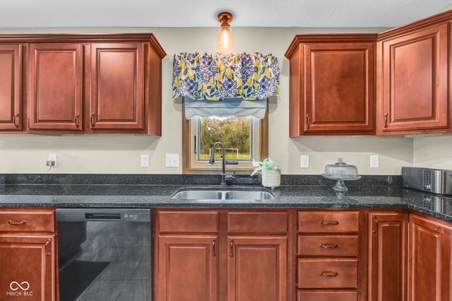 5593 S County Road 400 W, Coatesville, IN 46121