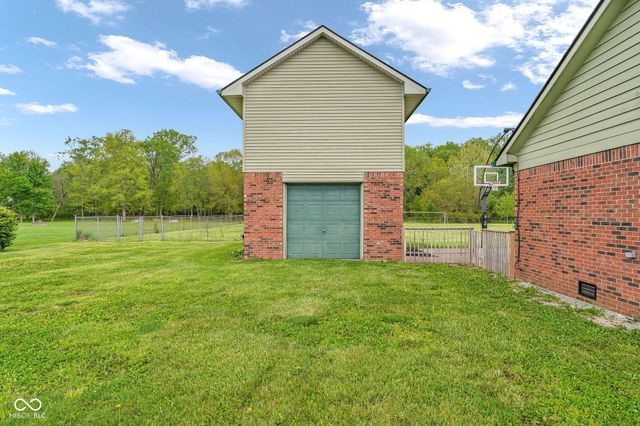 5593 S County Road 400 W, Coatesville, IN 46121