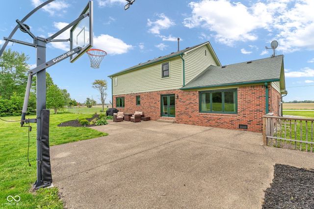 5593 S County Road 400 W, Coatesville, IN 46121