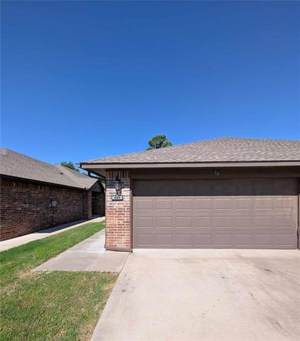 425 Chalk Hill Court, Edmond, OK 73003