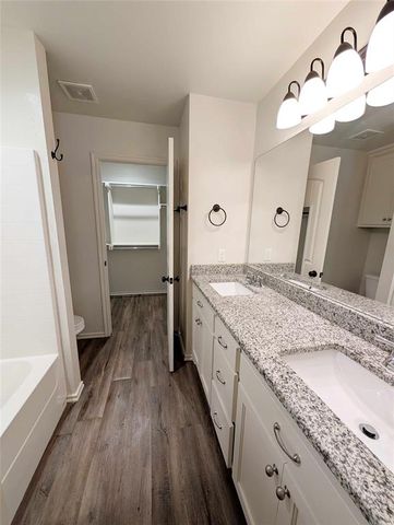 425 Chalk Hill Court, Edmond, OK 73003