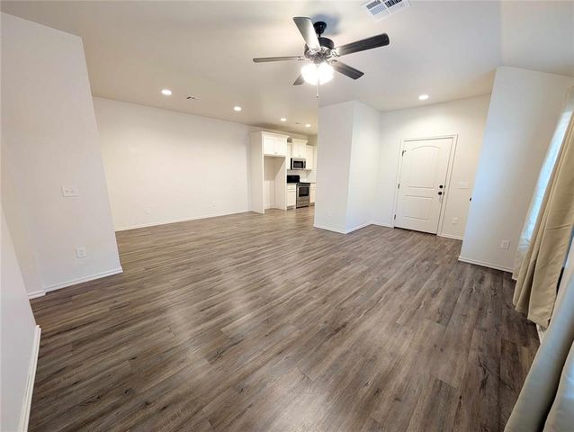 425 Chalk Hill Court, Edmond, OK 73003