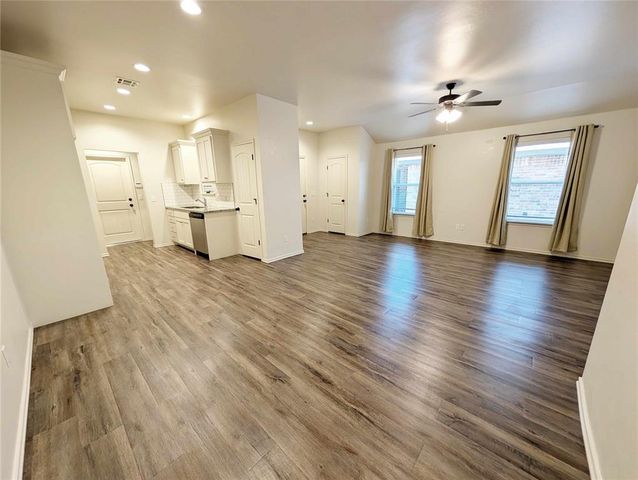 425 Chalk Hill Court, Edmond, OK 73003