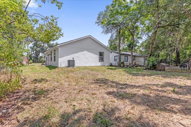 1126 S THOMPSON AVENUE, Deland, FL 32720