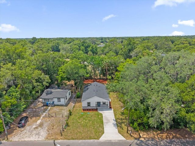 1126 S THOMPSON AVENUE, Deland, FL 32720