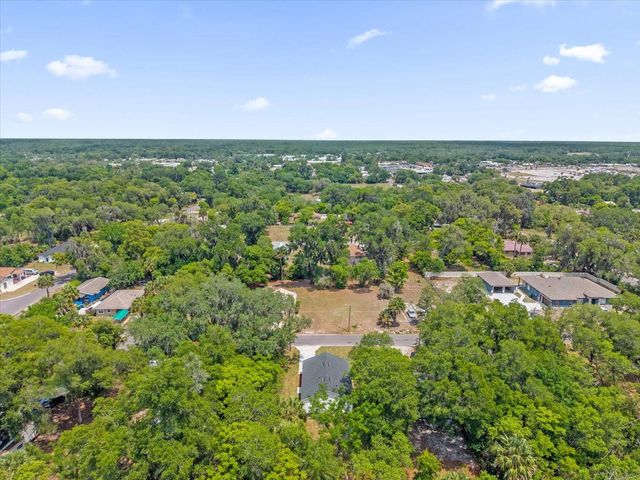 1126 S THOMPSON AVENUE, Deland, FL 32720