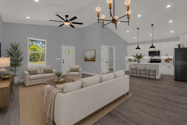 1126 S THOMPSON AVENUE, Deland, FL 32720