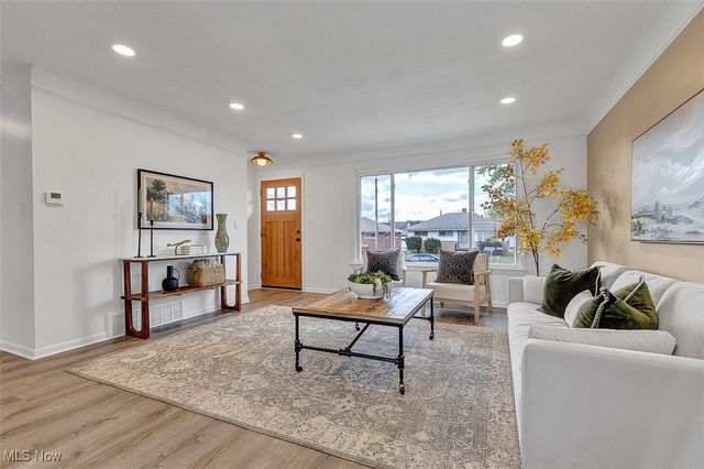 15809 Shirley Avenue, Maple Heights, OH 44137