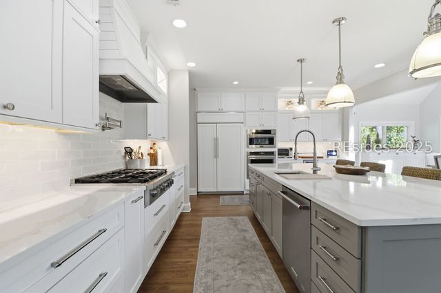 16 Combahee Rd, Hilton Head Island, SC 29928