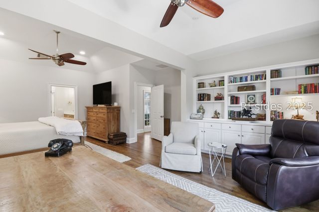 16 Combahee Rd, Hilton Head Island, SC 29928