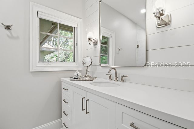 16 Combahee Rd, Hilton Head Island, SC 29928