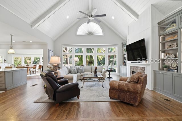 16 Combahee Rd, Hilton Head Island, SC 29928