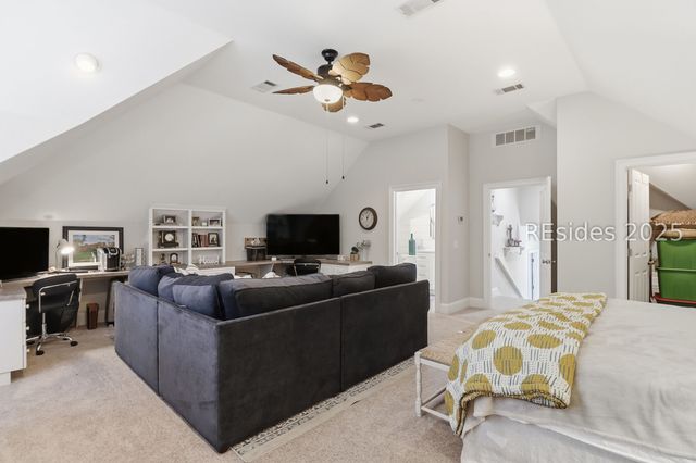 16 Combahee Rd, Hilton Head Island, SC 29928