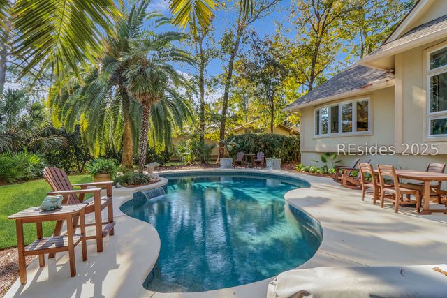16 Combahee Rd, Hilton Head Island, SC 29928