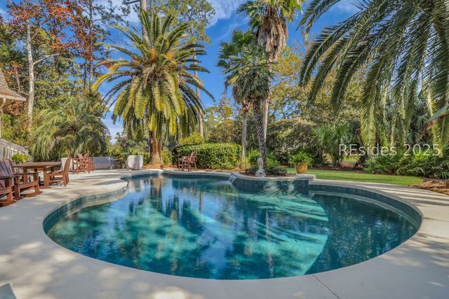 16 Combahee Rd, Hilton Head Island, SC 29928