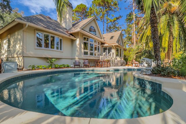 16 Combahee Rd, Hilton Head Island, SC 29928