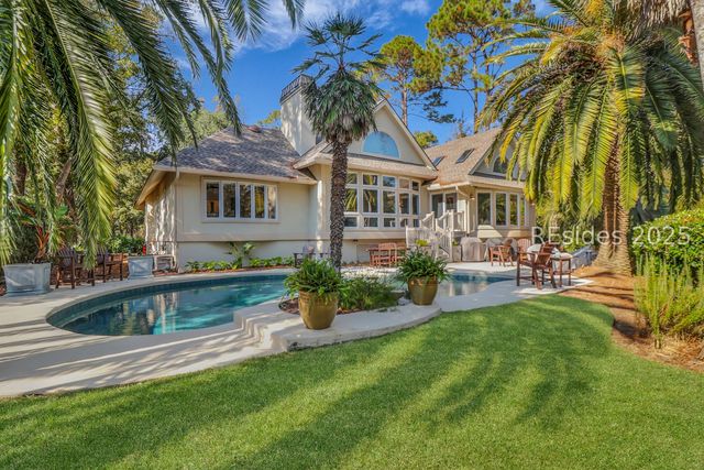 16 Combahee Rd, Hilton Head Island, SC 29928