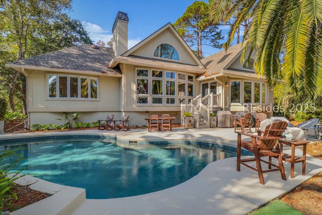 16 Combahee Rd, Hilton Head Island, SC 29928