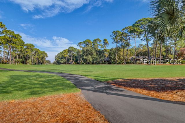 16 Combahee Rd, Hilton Head Island, SC 29928