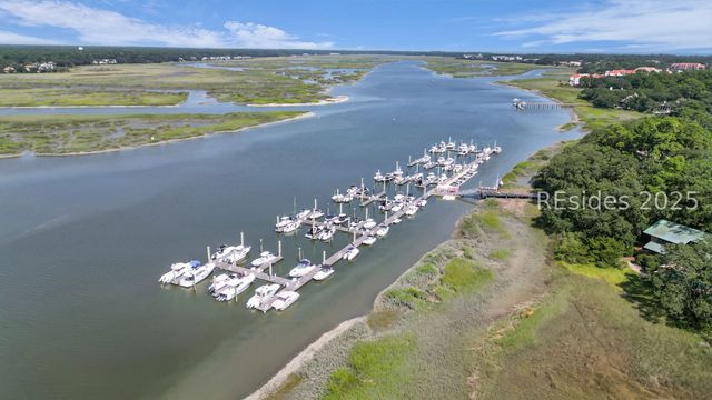 16 Combahee Rd, Hilton Head Island, SC 29928
