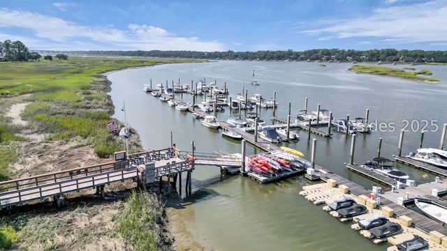 16 Combahee Rd, Hilton Head Island, SC 29928