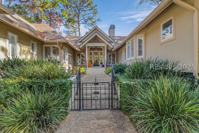 16 Combahee Rd, Hilton Head Island, SC 29928