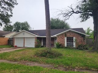 13827 Lantern Lane, Houston, TX 77015