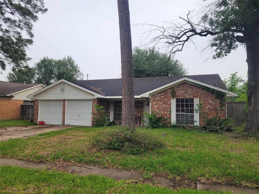 13827 Lantern Lane, Houston, TX 77015