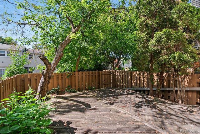 5093 Buckingham, Troy, MI 48098