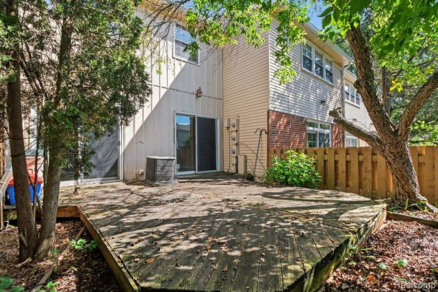 5093 Buckingham, Troy, MI 48098
