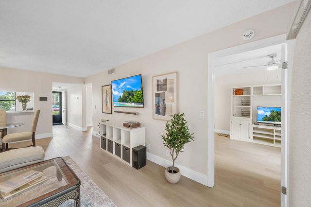 22136 Palms Way 103, Boca Raton, FL 33433