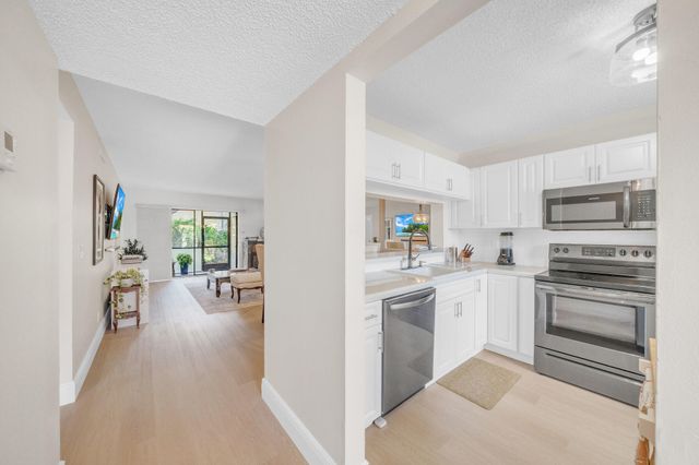 22136 Palms Way 103, Boca Raton, FL 33433