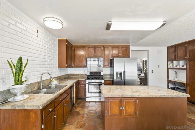 11034 Sagittarius Rd, San Diego, CA 92126