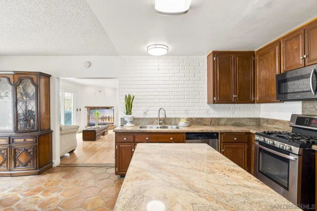 11034 Sagittarius Rd, San Diego, CA 92126