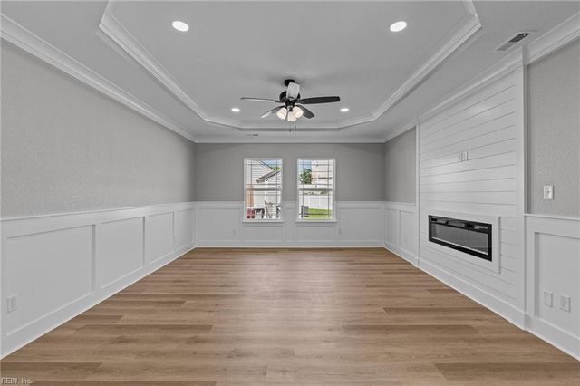 4 Roundtree CIR, Hampton, VA 23661