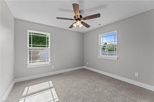4 Roundtree CIR, Hampton, VA 23661