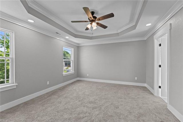 4 Roundtree CIR, Hampton, VA 23661