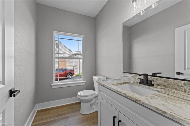 4 Roundtree CIR, Hampton, VA 23661