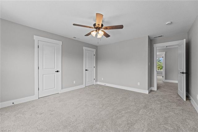 4 Roundtree CIR, Hampton, VA 23661