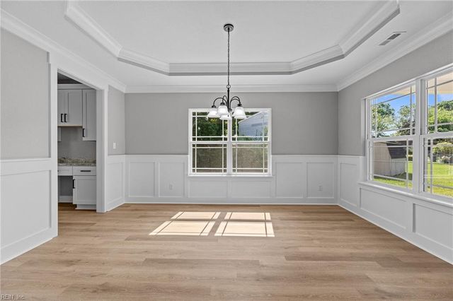 4 Roundtree CIR, Hampton, VA 23661