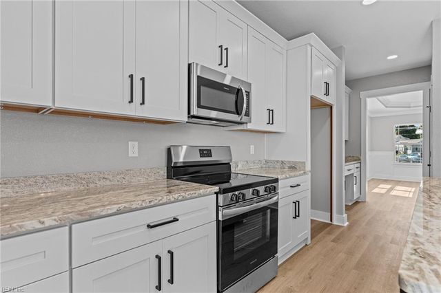 4 Roundtree CIR, Hampton, VA 23661