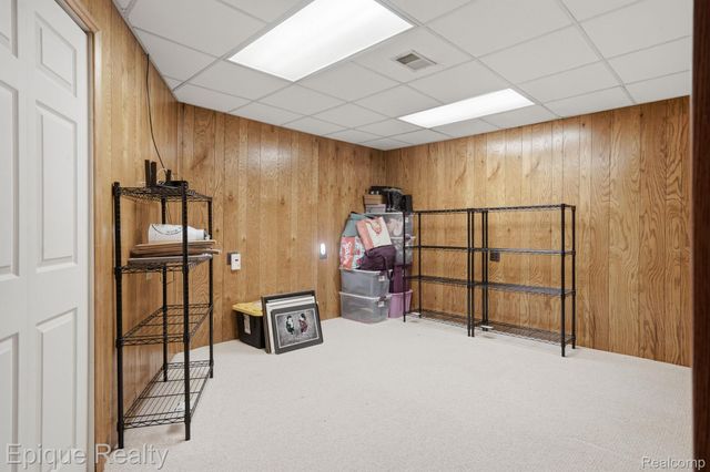 6607 Ridgeview Drive, Independence Charter Township, MI 48346