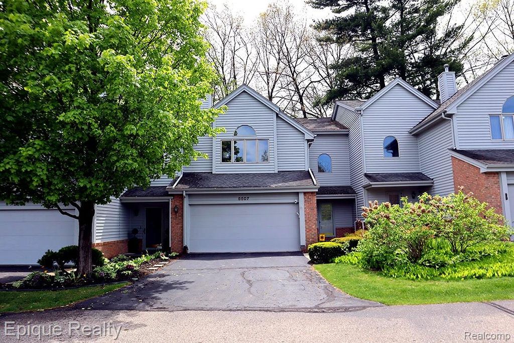 6607 Ridgeview Drive, Independence Charter Township, MI 48346