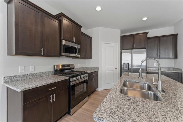 264 Denver Avenue, Hiram, GA 30141