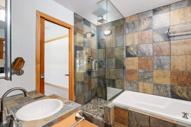 1248 Evergreen Dr, Encinitas, CA 92007
