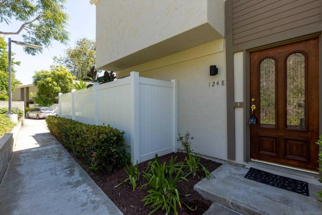 1248 Evergreen Dr, Encinitas, CA 92007