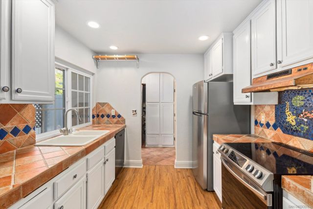 1248 Evergreen Dr, Encinitas, CA 92007
