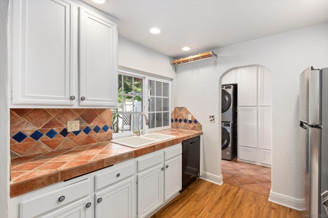 1248 Evergreen Dr, Encinitas, CA 92007